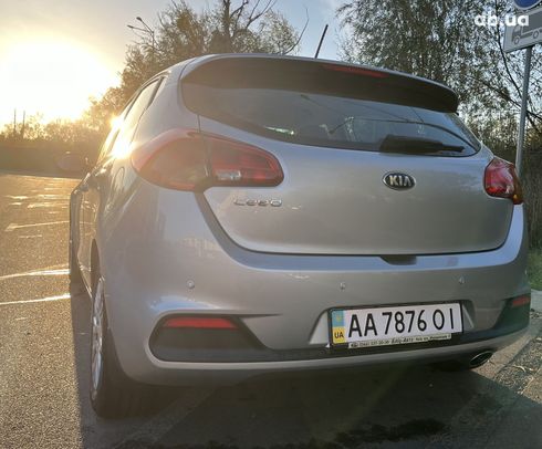 Kia Cee'd 2013 серебристый - фото 2