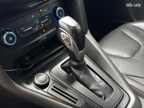 Ford Focus 2015 красный - фото 25