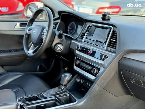 Hyundai Sonata 2017 белый - фото 18