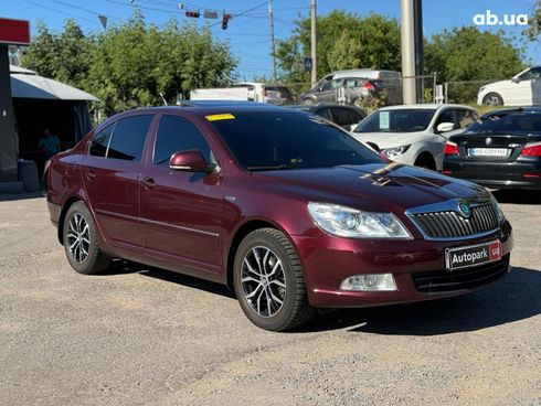 Skoda Octavia 2011 красный - фото 3