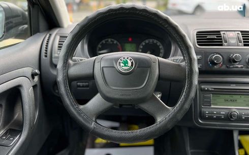 Skoda Fabia 2010 - фото 13