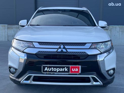 Mitsubishi Outlander 2020 белый - фото 2