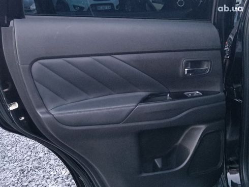 Mitsubishi Outlander 2018 черный - фото 61