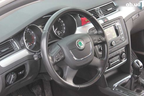 Skoda Superb 2011 - фото 17