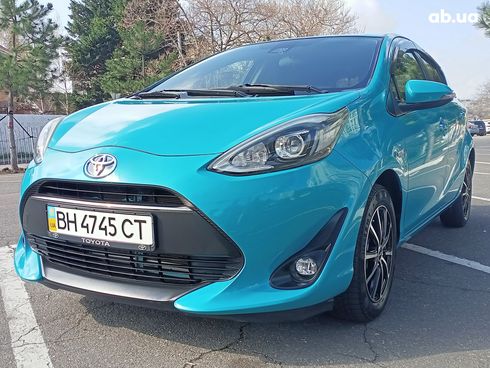 Toyota Prius 2019 голубой - фото 16