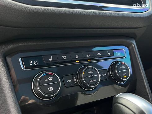 Volkswagen Tiguan 2020 черный - фото 22