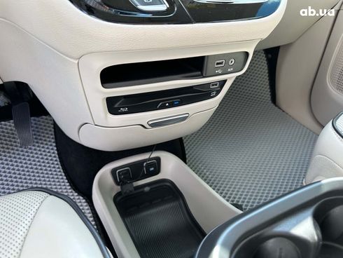 Chrysler Pacifica 2017 красный - фото 95