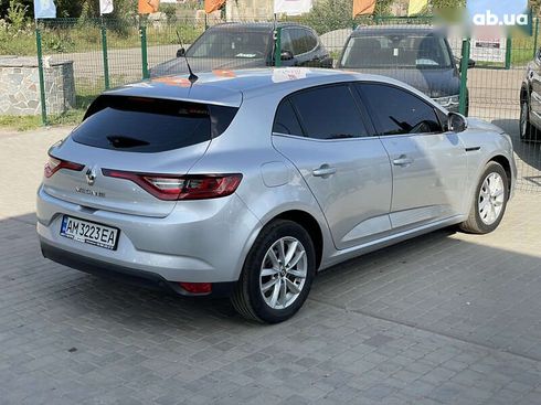 Renault Megane 2016 - фото 14