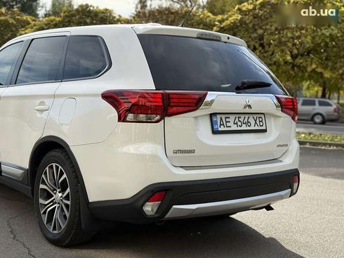 Mitsubishi Outlander 2015 - фото 8
