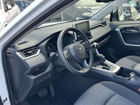 Toyota RAV4 2022 - фото 25