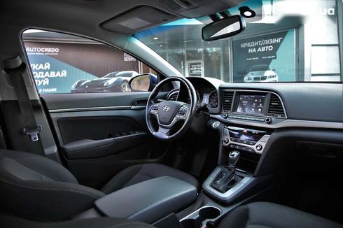 Hyundai Elantra 2016 - фото 12