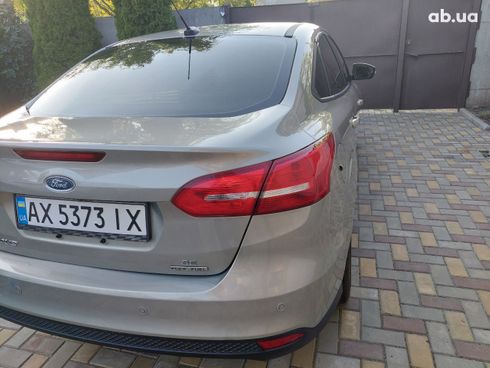 Ford Focus 2015 - фото 3