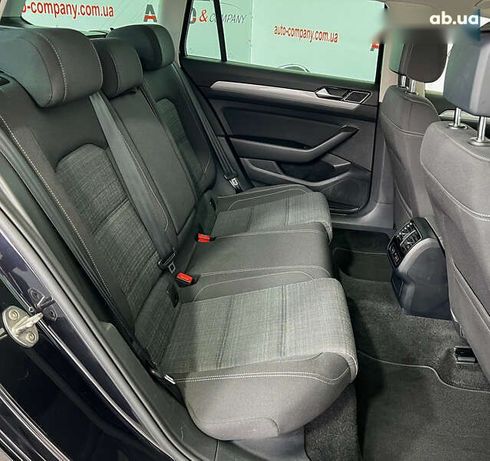 Volkswagen Passat 2021 - фото 17