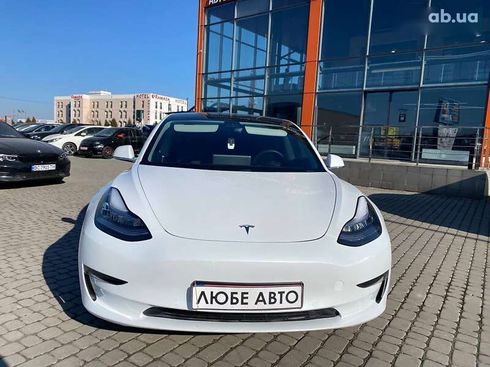 Tesla Model 3 2020 - фото 2