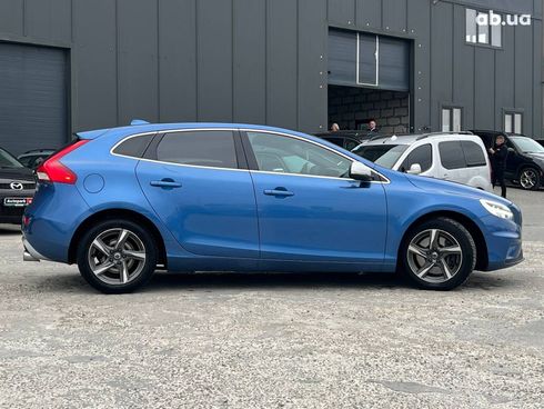 Volvo V40 2017 синий - фото 12