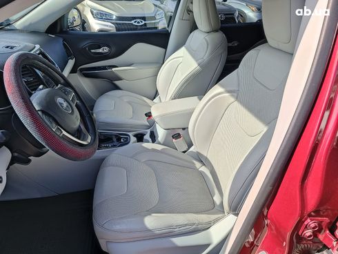 Jeep Cherokee 2019 красный - фото 23