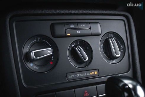 Volkswagen Beetle 2017 - фото 21
