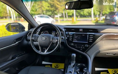 Toyota Camry 2019 - фото 12