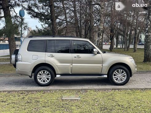 Mitsubishi Pajero Wagon 2014 - фото 6