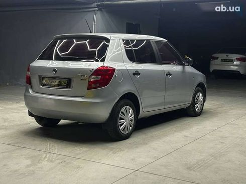 Skoda Fabia 2012 - фото 6
