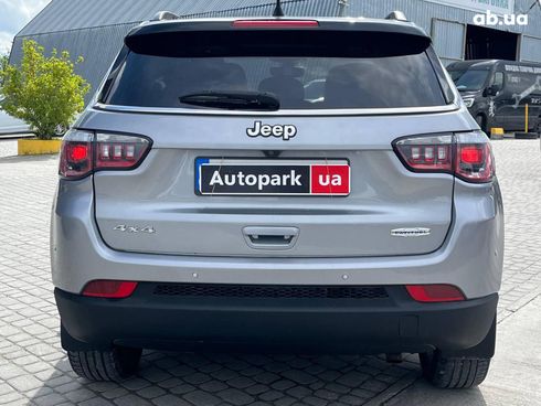 Jeep Compass 2018 серый - фото 7