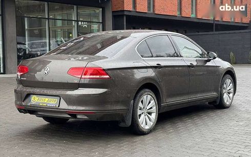 Volkswagen Passat 2017 - фото 6
