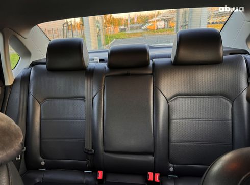 Volkswagen Passat 2012 голубой - фото 12