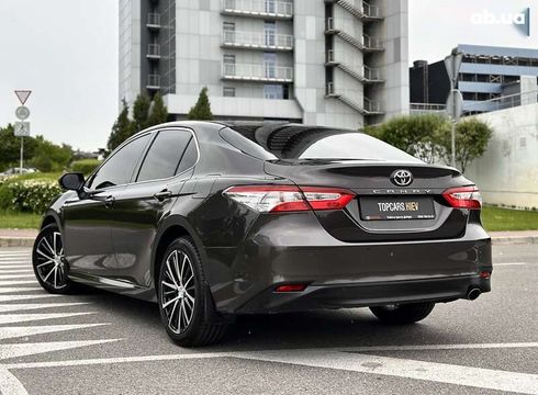 Toyota Camry 2018 - фото 7