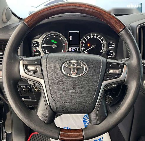 Toyota Land Cruiser 2017 - фото 12