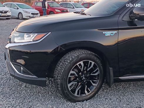 Mitsubishi Outlander 2018 черный - фото 4