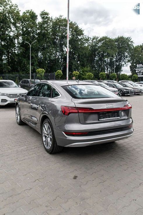 Audi E-Tron 2022 - фото 6