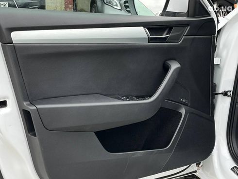 Skoda Superb 2018 белый - фото 14