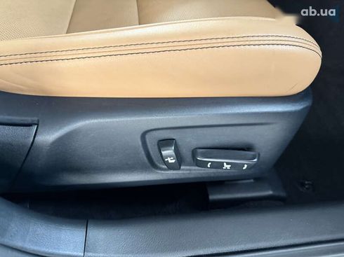 Lexus IS 2015 - фото 27
