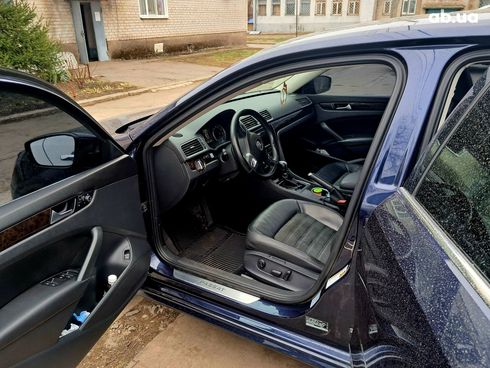Volkswagen Passat 2014 синий - фото 10