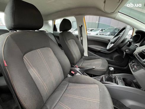 SEAT Ibiza 2011 желтый - фото 34