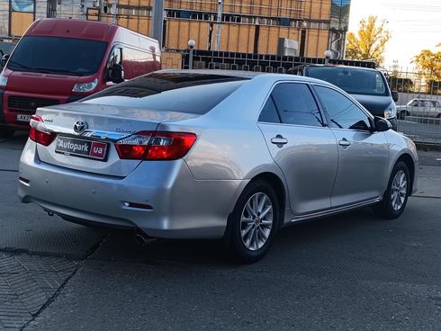 Toyota Camry 2012 серый - фото 8