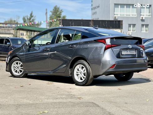 Toyota Prius 2019 серый - фото 7