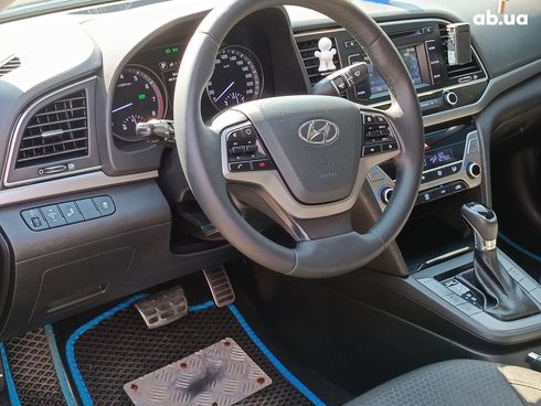 Hyundai Elantra 2017 синий - фото 24