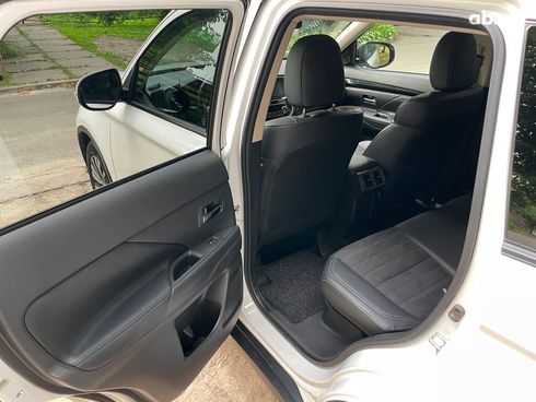 Mitsubishi Outlander 2019 белый - фото 28