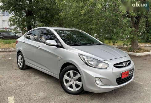 Hyundai Accent 2012 - фото 10