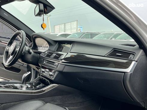 BMW 5 серия 2014 серый - фото 36