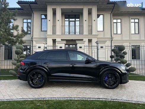 Audi RS Q8 2024 - фото 22