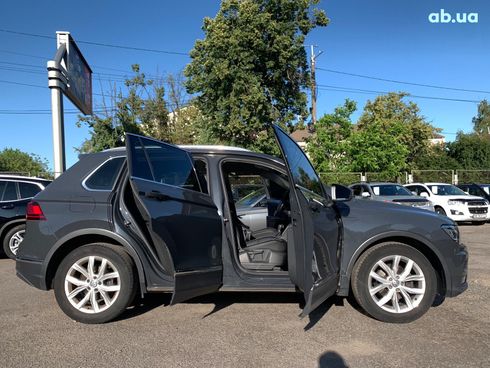Volkswagen Tiguan 2018 серый - фото 14