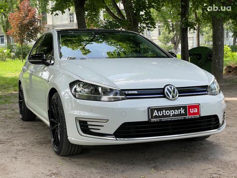 Volkswagen e-Golf 2017 белый - фото 5