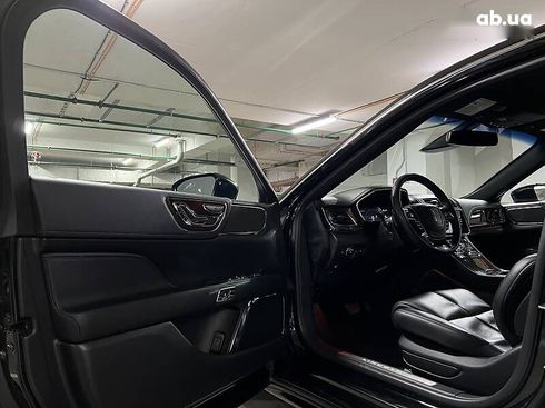 Lincoln Continental 2018 - фото 25