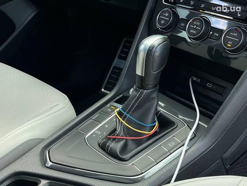 Volkswagen Tiguan 2020 черный - фото 40