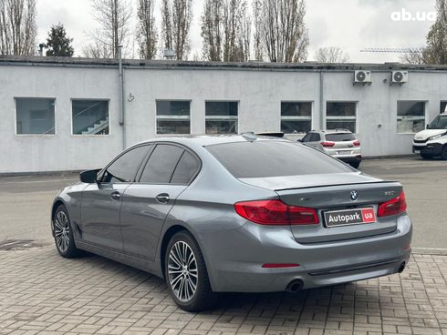 BMW 5 серия 2017 серый - фото 7