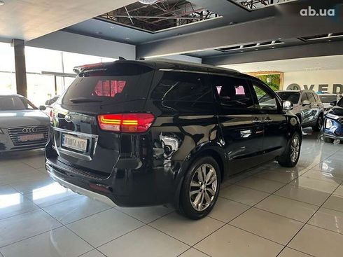 Kia Carnival 2017 - фото 6