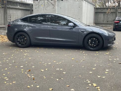 Tesla Model 3 2022 серый - фото 7