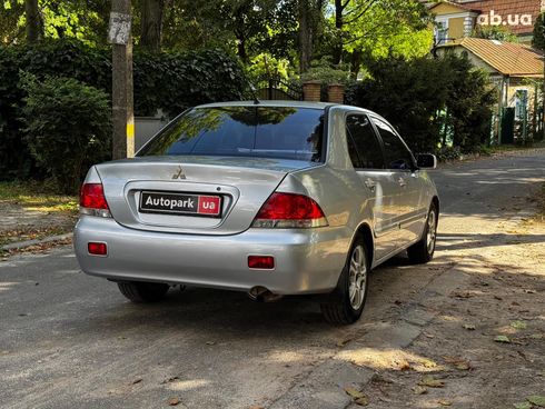 Mitsubishi Lancer 2005 серый - фото 7